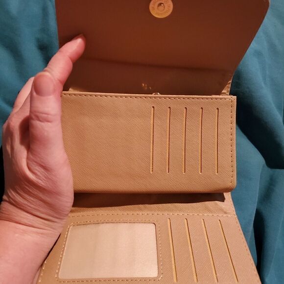 Tri-Fold Wallet   - Picture 13 of 15